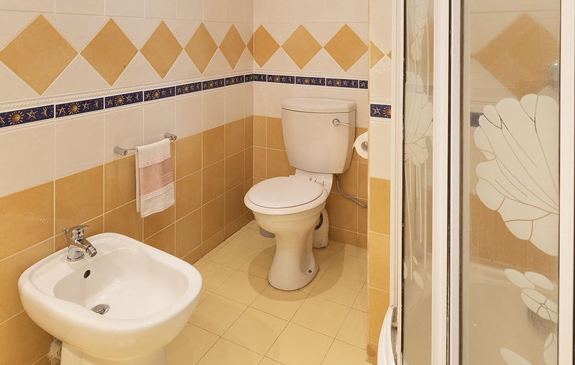 Bathroom 4, Apartment Orchid