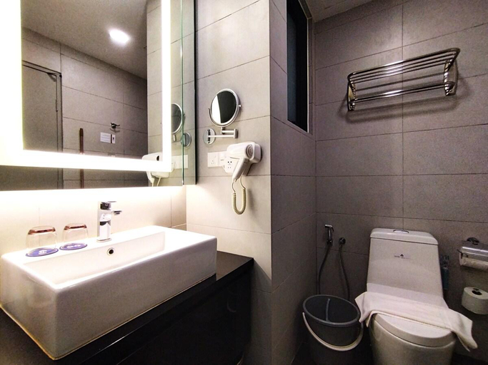Bathroom 4, Genting SkyWorlds Theme Park Apartments, Genting Highlands