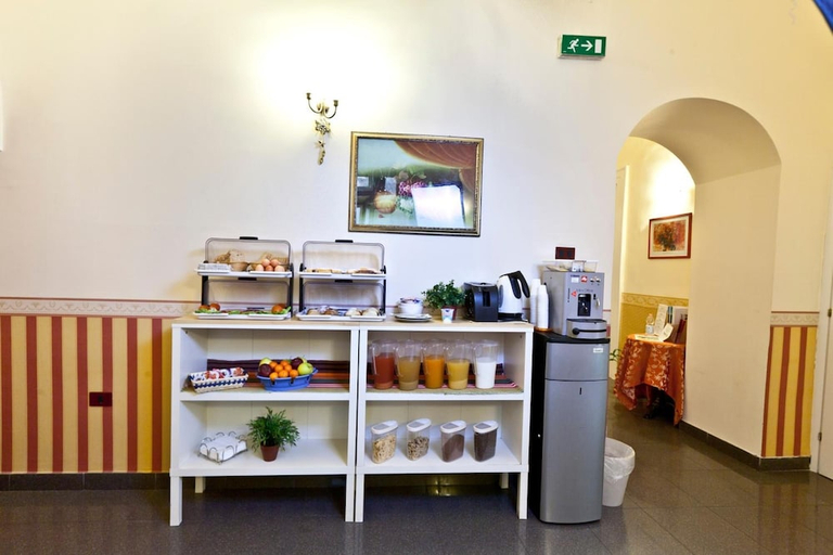 Food & Drinks 5, MediNaples, Napoli