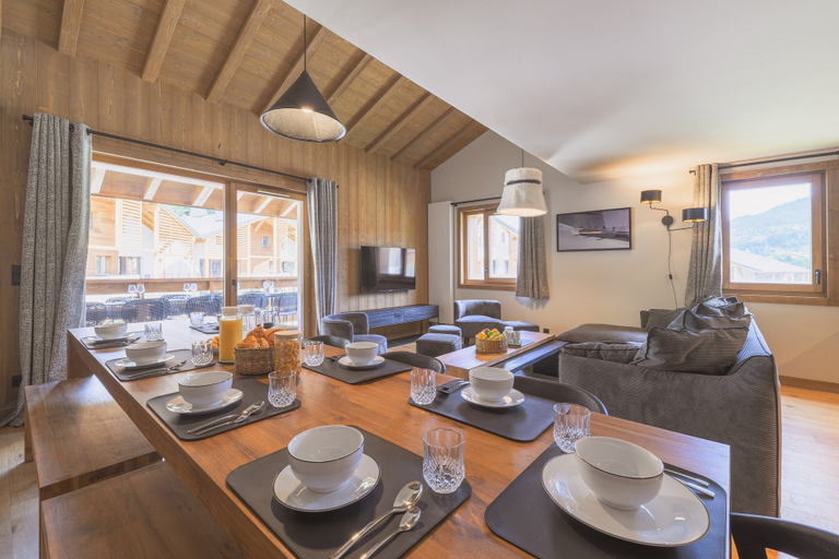 Dining 2, Apartment in Megeve Near Fornelet Cable Car, Haute-Savoie
