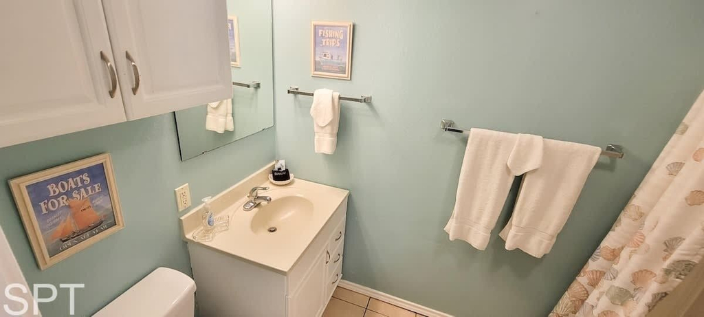 Bathroom 5, Aquarius 408 2 Bedroom Condo by RedAwning, Cameron