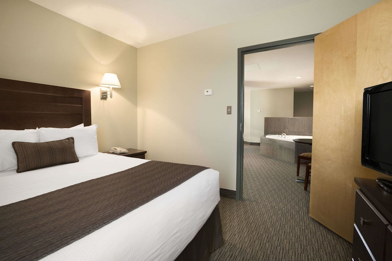 Bedroom 3, Days Inn by Wyndham Estevan, Division No. 1