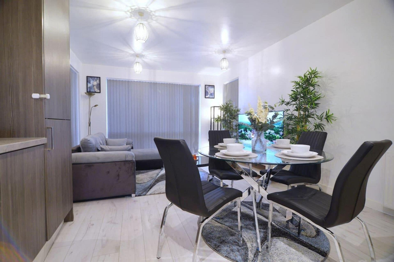 Dining 3, Near Excel - Wifi - Parking - Pets - Sleeps 5, London