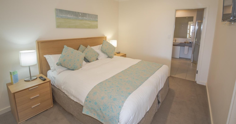 Bedroom 3, Lady Bay Hotel, Yankalilla