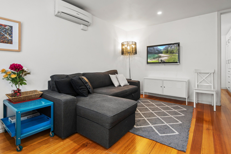 Others 5, Convenient Apartment in Heart of Carlton, Melbourne