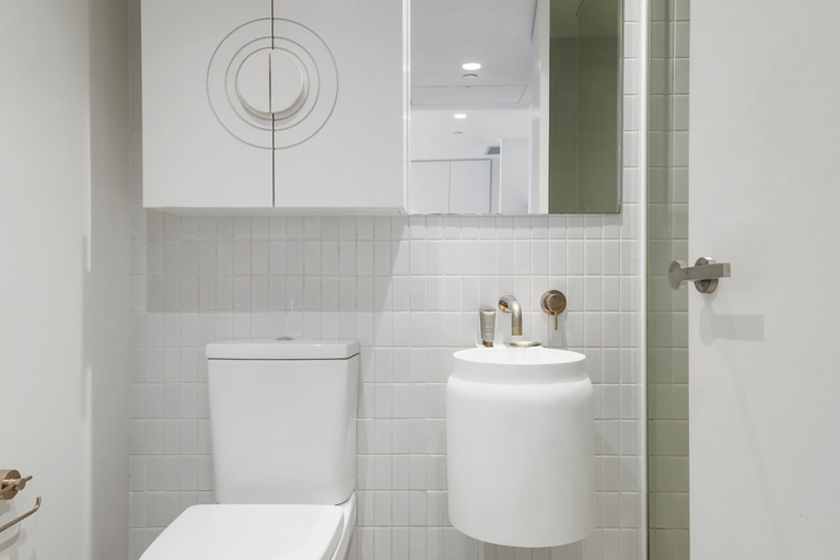 Bathroom 2, Bright South Yarra 1 Bed Flat Near Cafes & Shops, Melbourne