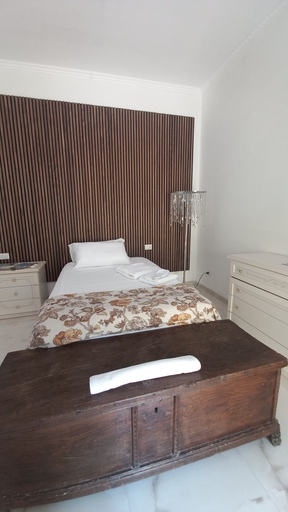 Bedroom 2, Palazzo Novecento Rooms, Lecco