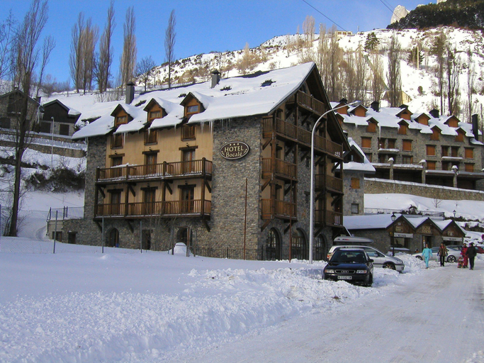 Exterior & Views 2, Hotel Bocalé, Huesca