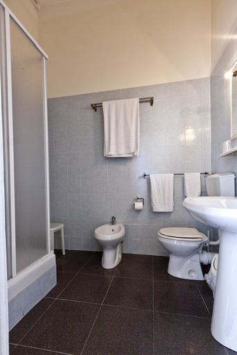 Bathroom 5, MediNaples, Napoli