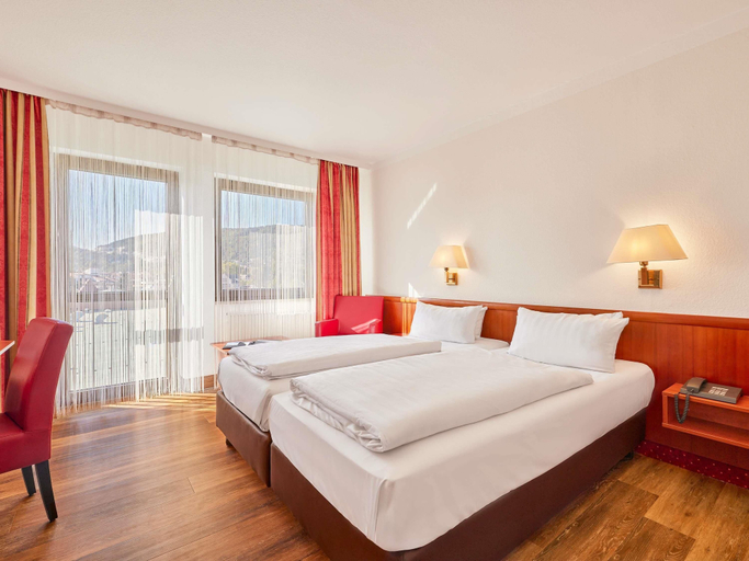 Bedroom 4, Mercure Hotel Bad Duerkheim An Den Salinen, Bad Dürkheim