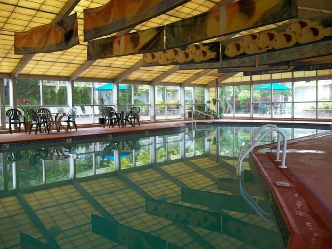 Sport & Beauty, Howard Johnson by Wyndham Toms River, Ocean