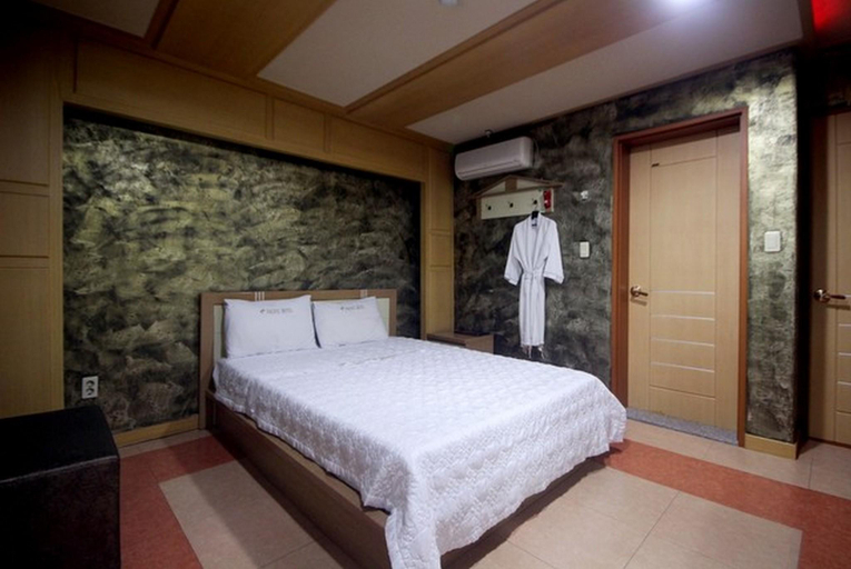 Bedroom 3, Pohang Yeongildae Pacific, Pohang