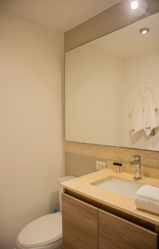 Room 5, w Bright 1BR w Private Balcony in Barranco, Lima