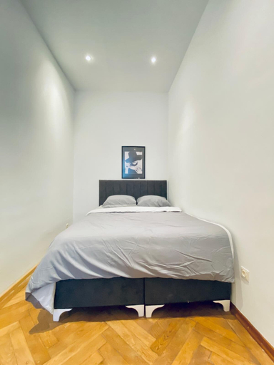 Room 4, Bright and Spacious 2BR Flat Westbahnhof, Wien