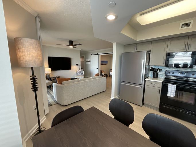 Interior 5, 504 Brighton 2 Bedroom Condo, Horry