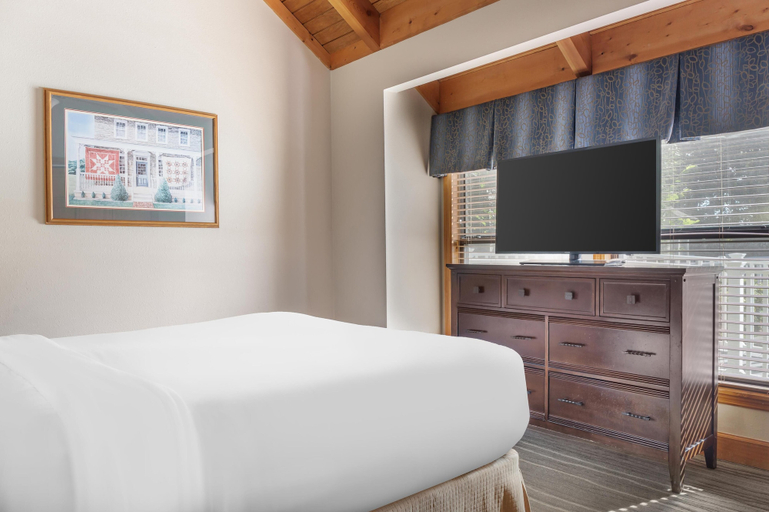Bedroom 3, Hilton Vacation Club Laurel Crest Pigeon Forge, Sevier