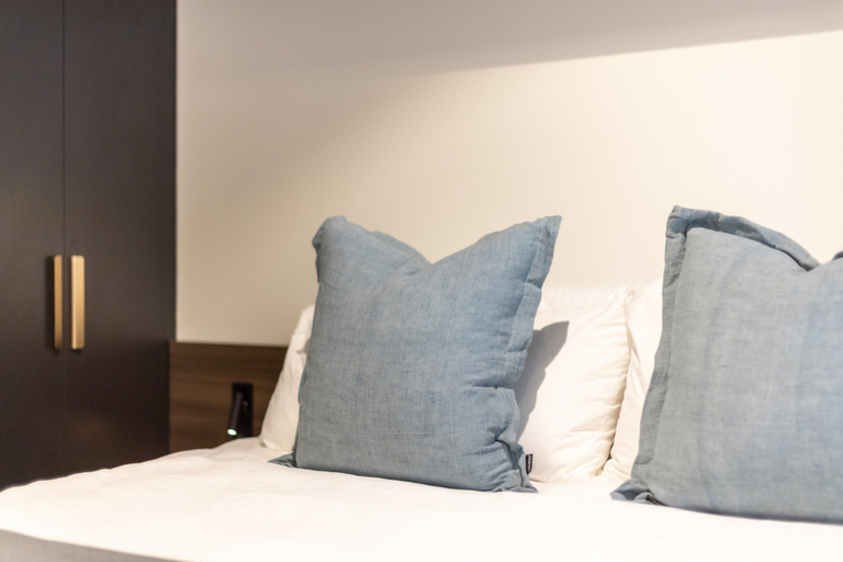 Room 4, Stylish Studio in Braddon With Communal Area, Canberra