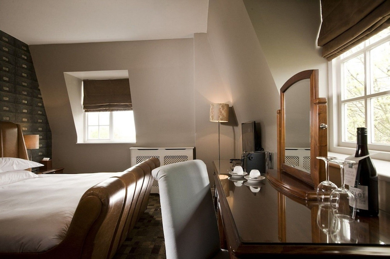 Bedroom 2, Hotel Du Vin Cannizaro House, London