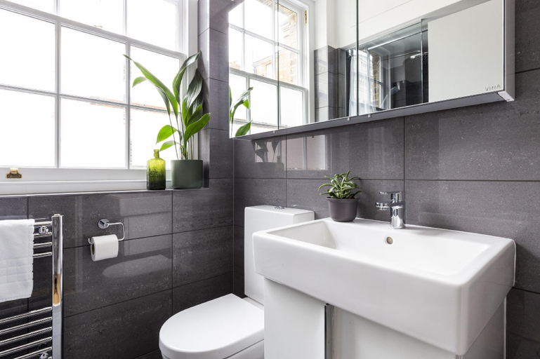 Bathroom 3, Bloomsbury by Viridian Apartments, London