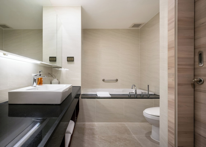 Bathroom 5, Adelphi Suites Bangkok, Khlong Toey