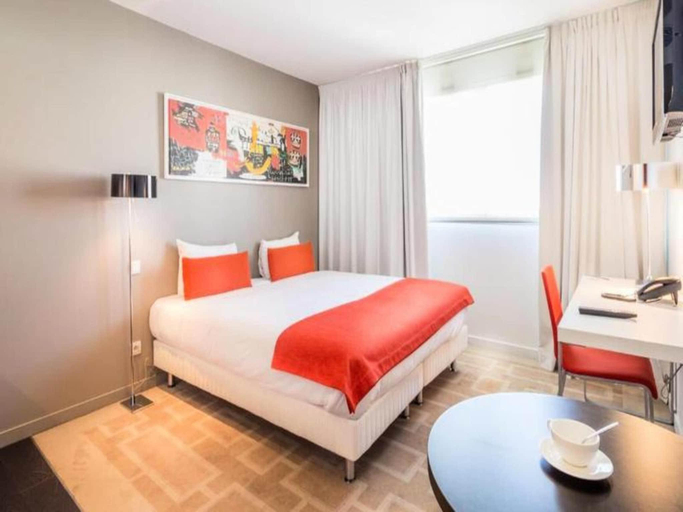 Bedroom 2, Aparthotel Adagio Marseille Timone, Bouches-du-Rhône