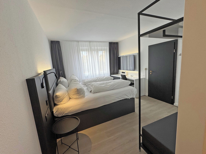 Bedroom 5, DORMERO Hotel Weimar, Weimar