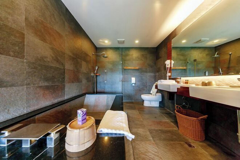 Bathroom 4, Serene Gray Bed & Breakfast, Yilan