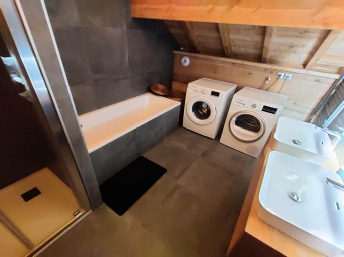 Bathroom 3, Chalet in Puy-Saint-Vincent with Ecrins Views, Hautes-Alpes