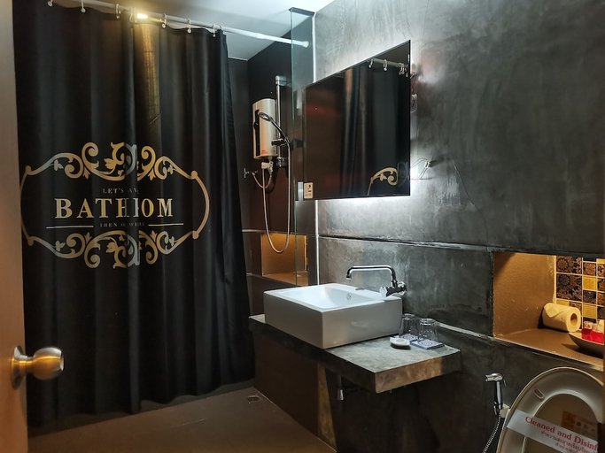Bathroom, De Poem Loft Boutique Residence, Hat Yai