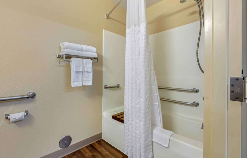 Bathroom 4, Extended Stay America Suites Rockford I90, Winnebago