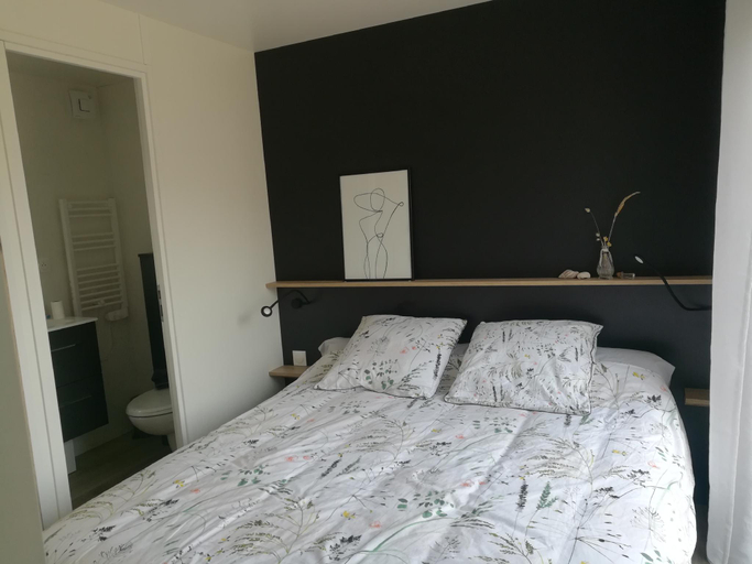 Bedroom 3, Charming ecolodge in a quiet area, heated pool all year Charente-Maritime, Charente-Maritime
