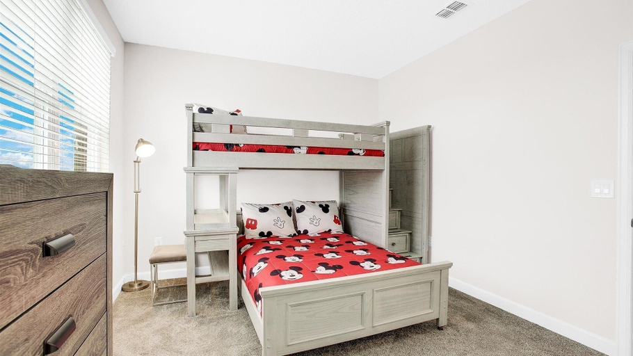 Room 4, Championsgate Resort 5 Bedroom Private Pool Home 5 Home, Osceola