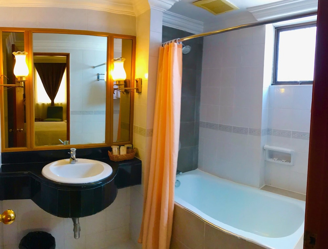 Bathroom 4, The Executive Hotel Lahad Datu, Lahad Datu
