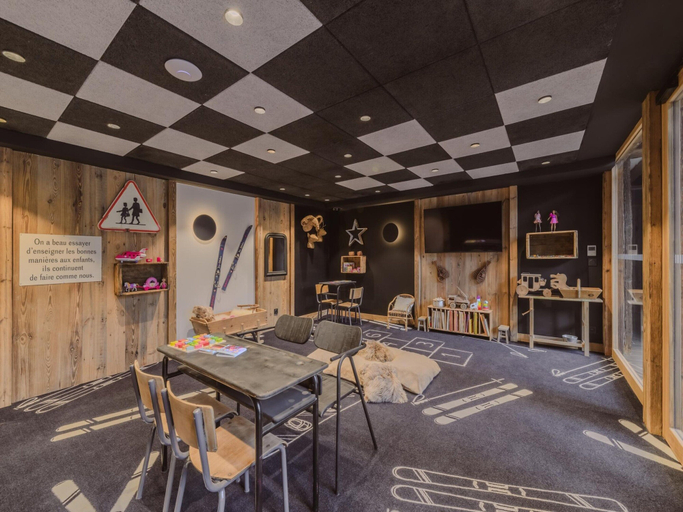 Game room 4, Apartment in Megeve Near Fornelet Cable Car, Haute-Savoie