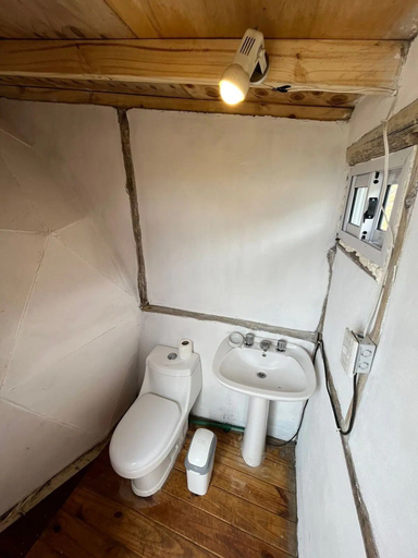 Bathroom, Domos Andinos HostCamp, Luján de Cuyo