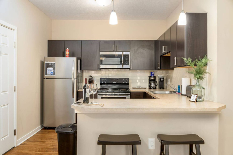 Room 5, 1st Floor Patio Pet-friendly W D Gym Pool, Franklin