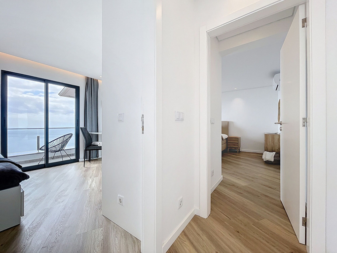 Room 5, Breeze House 1 by Atlantic Holiday, Santa Cruz