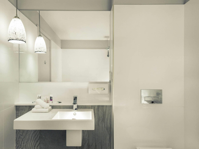 Bathroom 5, Mercure Warragul, Baw Baw - Pt B West