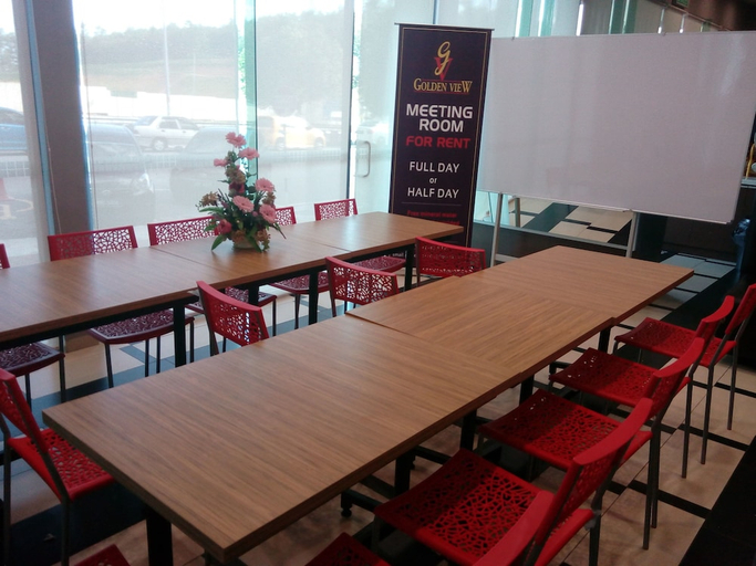 Food & Drinks, Hotel Golden View Nilai, Seremban