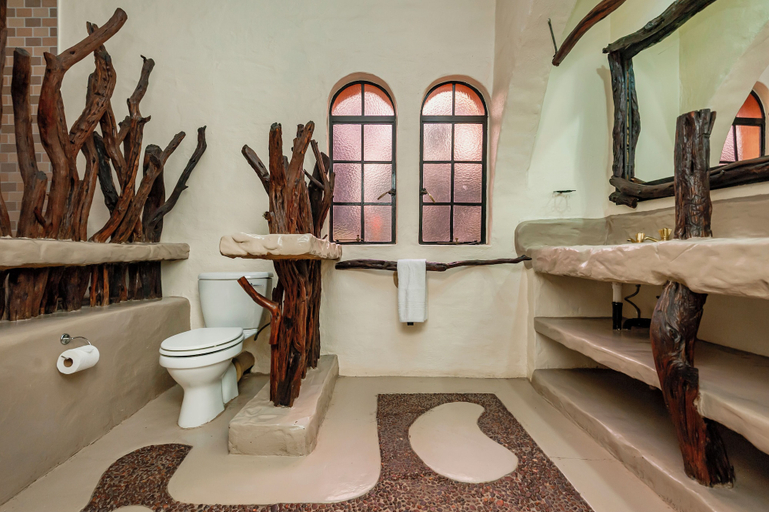 Bathroom 4, Airport Tower Lodge, Ekurhuleni