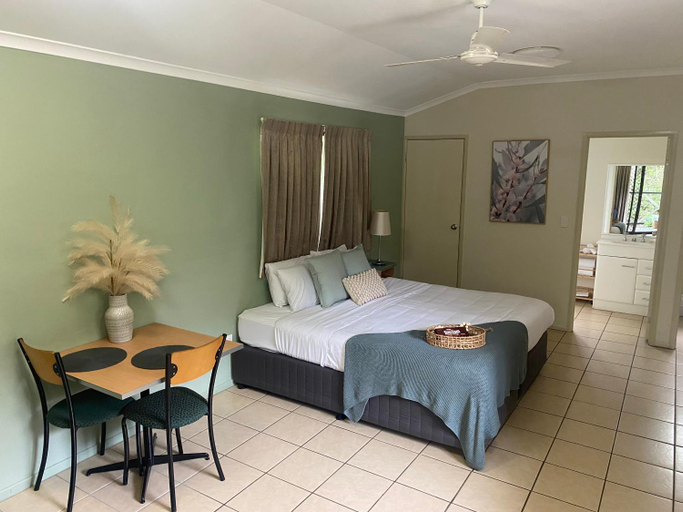Bedroom 3, Capricorn Caves, Livingstone - Pt A
