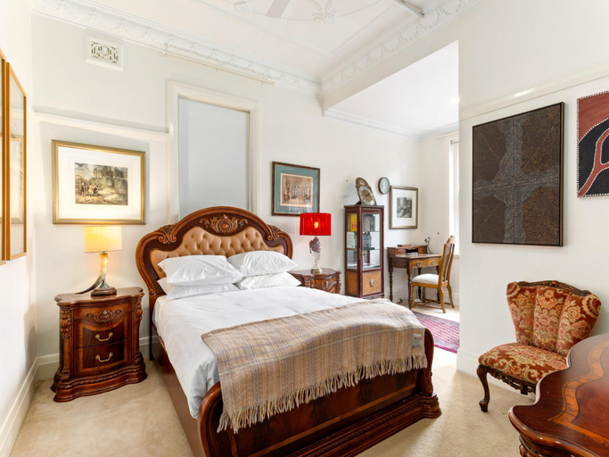 Bedroom 2, Eclectic Art Deco Apartment in great location, Sydney