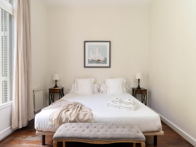 Room 4, Apartamento Superior de Tres Dormitorios, Barcelona