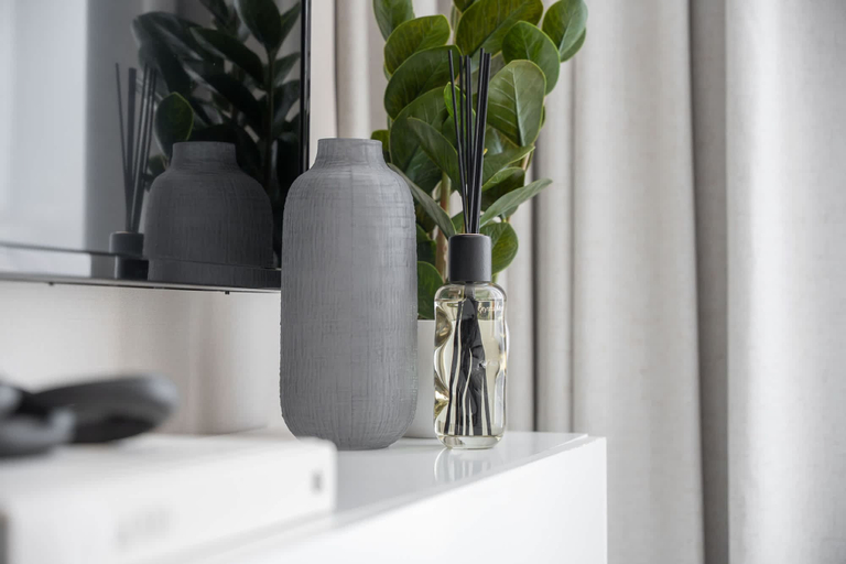 Room 5, An Eye-captivating Studio in Living Garden 2, Dubai