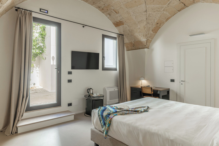Bedroom 2, ARCO VECCHIO URBAN SUITE by EPOCA COLLECTION, Lecce