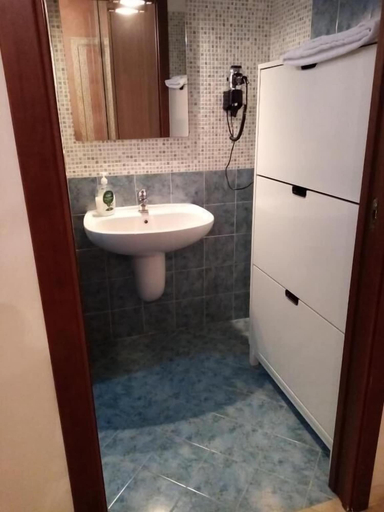 Bathroom, BB CAMERE POLICLINICO, Messina