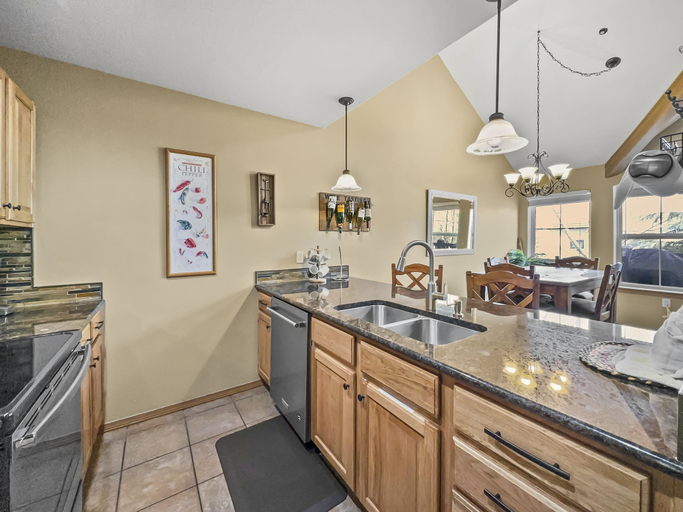 Private kitchen 3, B6 Tarn Landing 1br + Loft, 3ba 1 Bedroom Condo, Summit