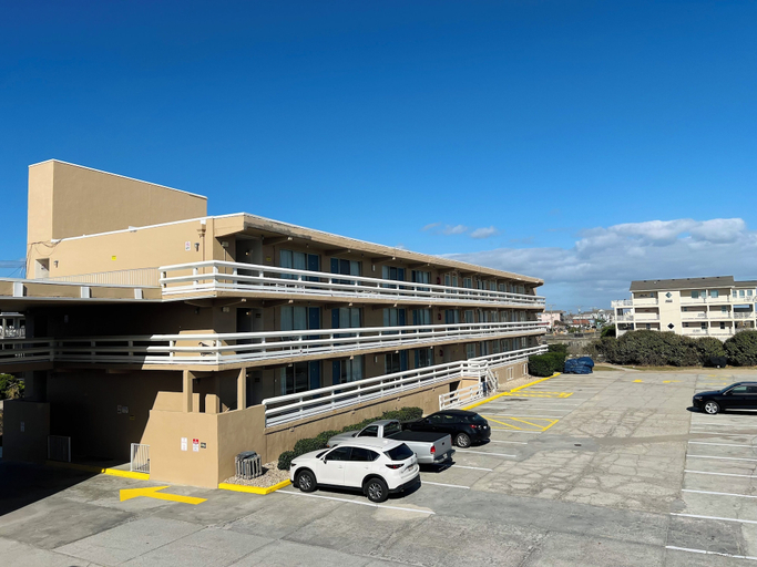 Exterior & Views 2, Mariner Inn and Suites, Dare