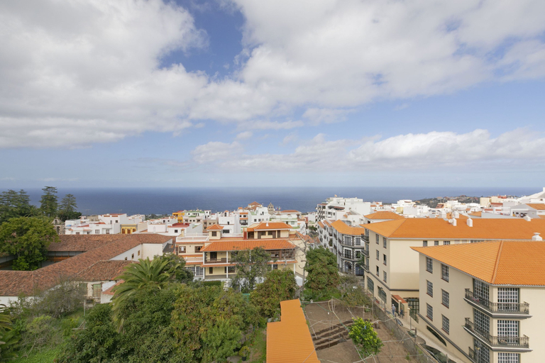 Room 3, Rooftop View Escape 1 Min to Center Fast Wifi, Santa Cruz de Tenerife