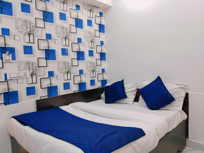 Room 4, Hotel Royal Palace, Ahmadabad